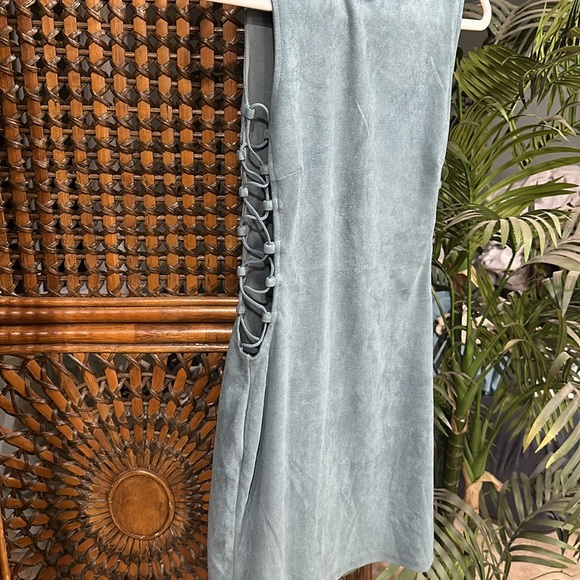 Windsor short sleeveless aqua blue dress size M with two sides on the sides. - Picture 3 of 4